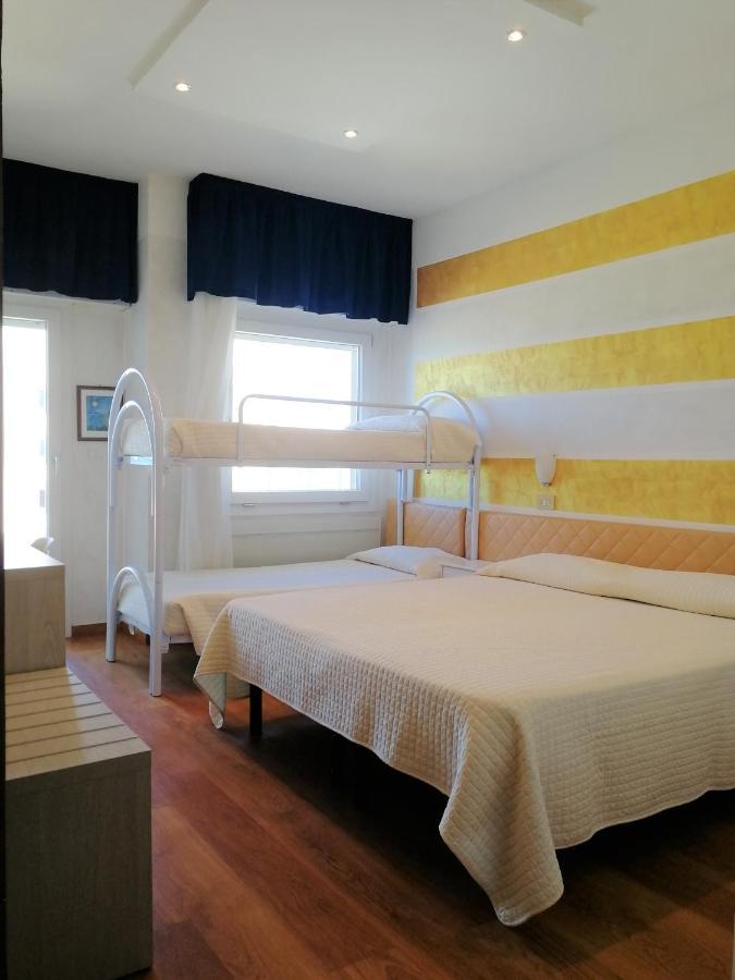 Hotel Diplomatic Riccione Luaran gambar
