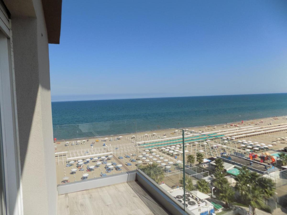 Hotel Diplomatic Riccione Luaran gambar
