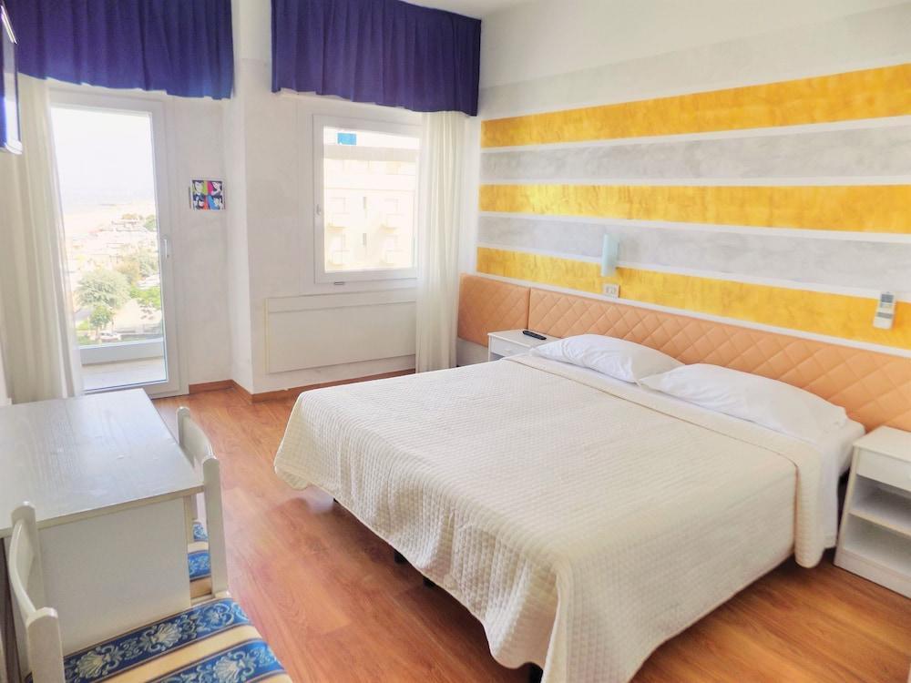 Hotel Diplomatic Riccione Luaran gambar