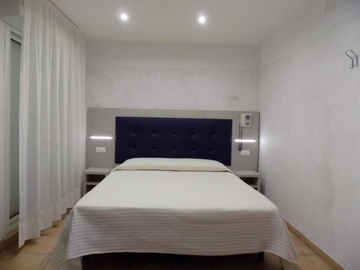 Hotel Diplomatic Riccione Luaran gambar