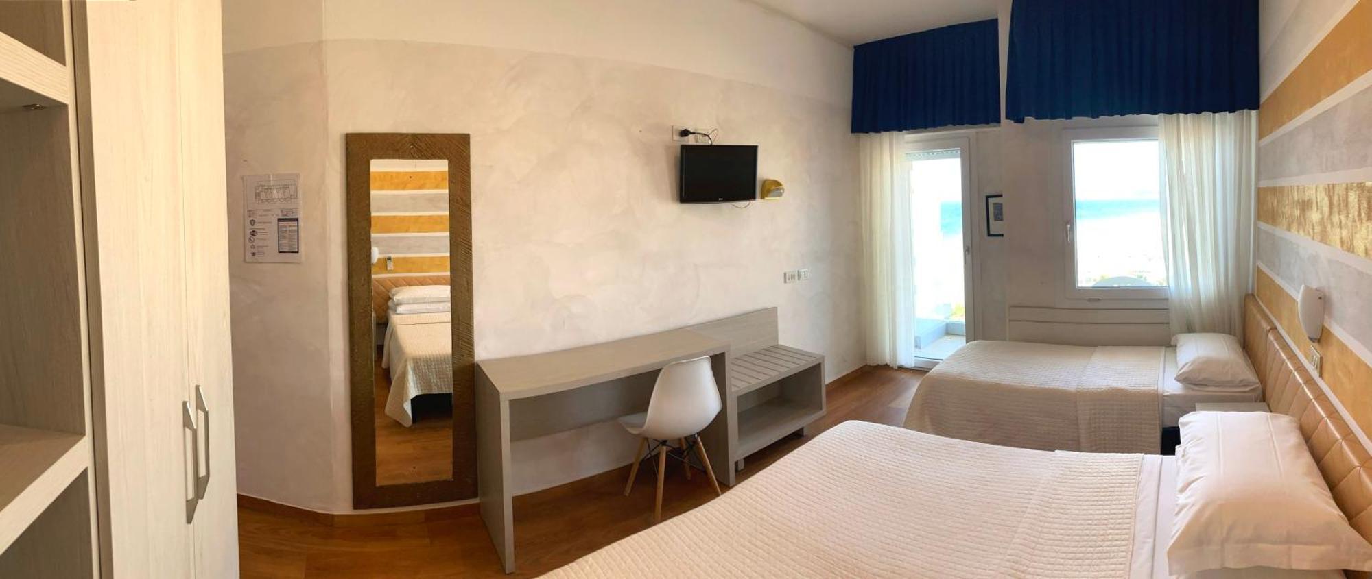 Hotel Diplomatic Riccione Luaran gambar