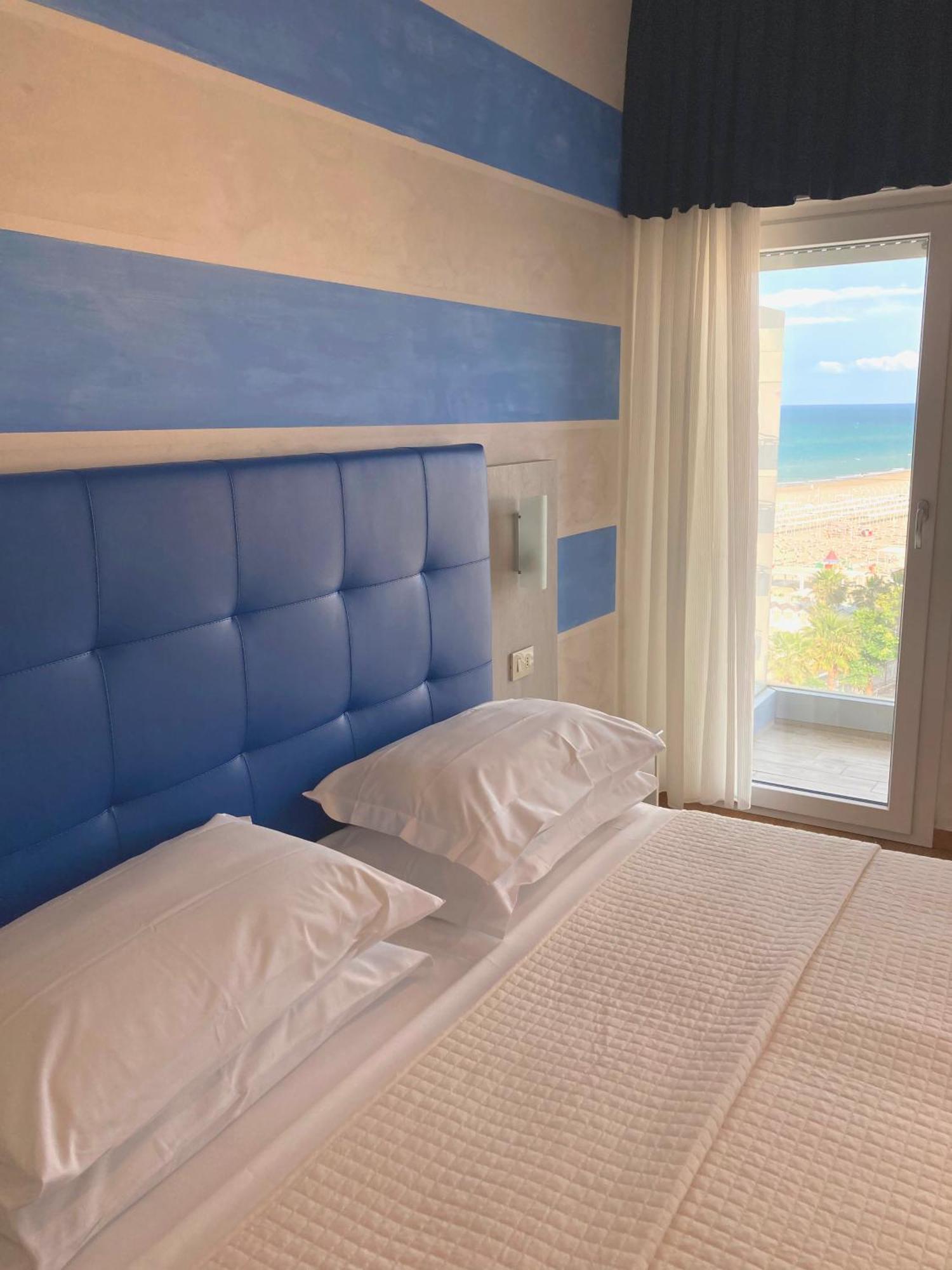 Hotel Diplomatic Riccione Luaran gambar