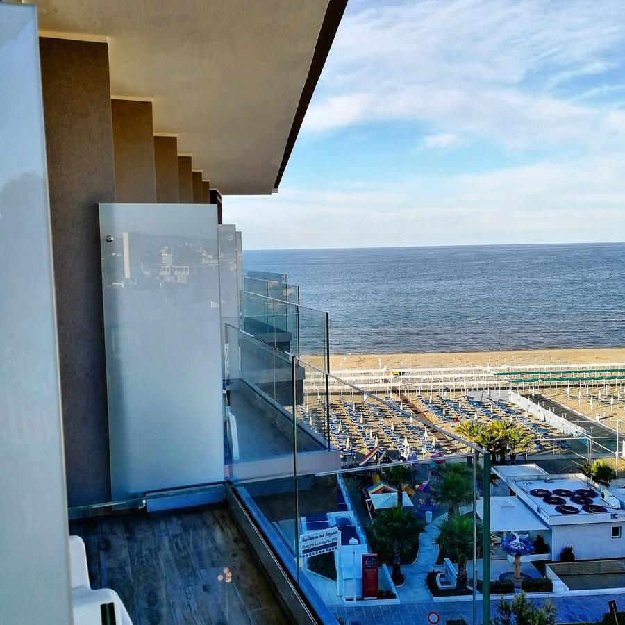 Hotel Diplomatic Riccione Luaran gambar